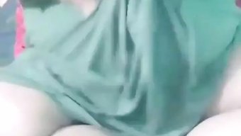 孟加拉业余女孩自慰并...