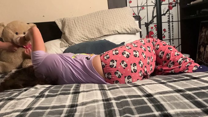 拉丁裔继女natalya的双性恋遭遇,60 Fps视频