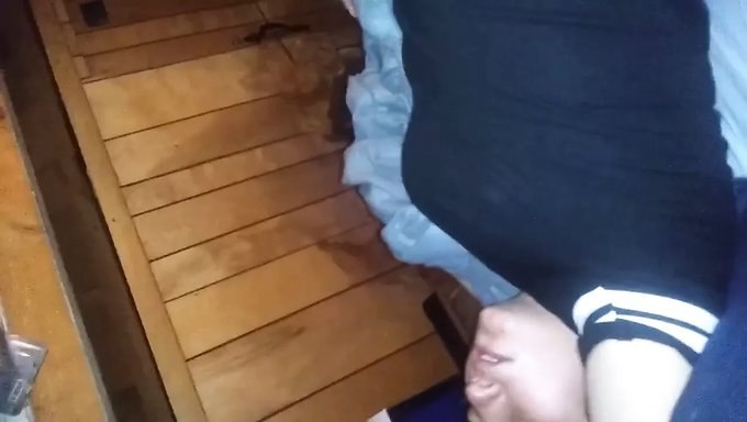 真正的婴儿坐式导致与兄弟的禁忌性爱
