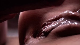看大自然的乳房在高清...