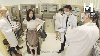 亚洲模特林燕在自制色...