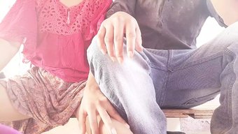 大自然的熟女从她的情...