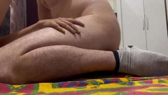 印度少女在自制视频中...
