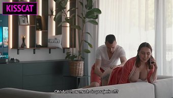 继母给一个男孩打电话...