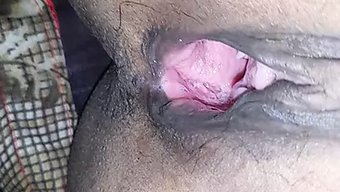 双性恋少女在颜射视频...