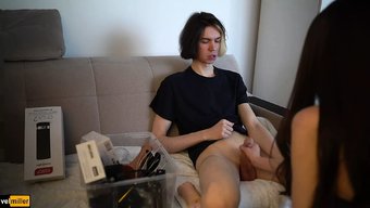女同性恋继妹在玩我的...