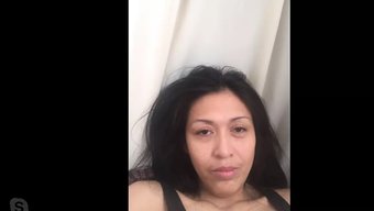 自制女孩穿着内衣自慰