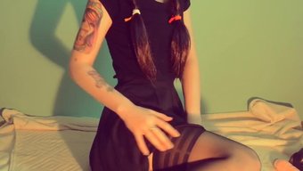 少女宝贝星期三沉迷于...