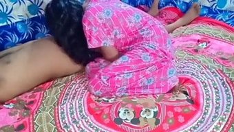 印度双性恋少女被舔屁...