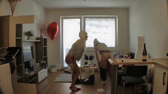 少女(18+)没有穿...