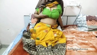 看着一个成熟的印度女...