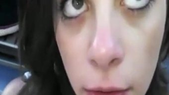 性感美女在镜头前变得...
