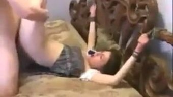 在这个在线视频中,通...