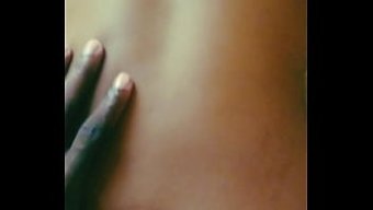 与曲线美女的早晨性爱...