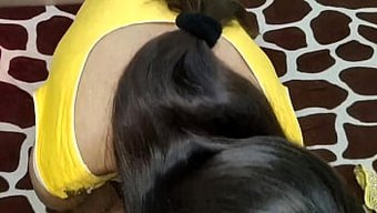 真正的印度熟女和印度...