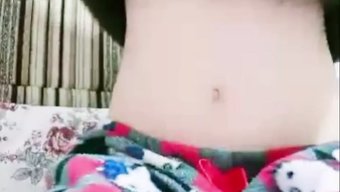 成熟和年轻的色情明星...