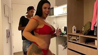 大屁股熟女在高清视频...