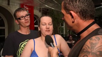 挥舞和喷射:德国熟女...