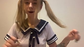 甜美的少女为肮脏的爸...
