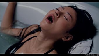 深度舔阴和吞精的女同...