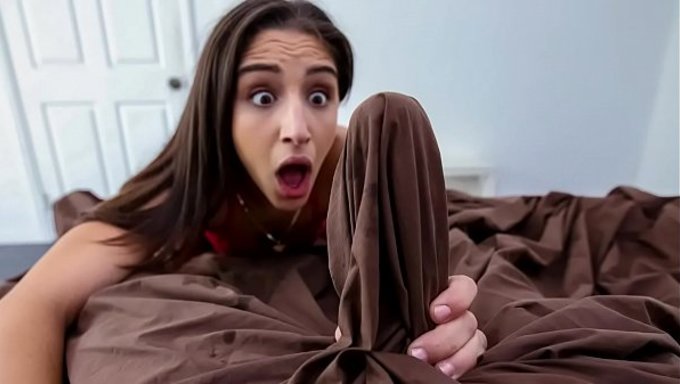 Abella Danger被挺翘的继哥大屌狠狠操烂骚逼