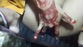 孟加拉辣妹在浴室里疯...