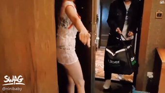 中国少女(18+)与...