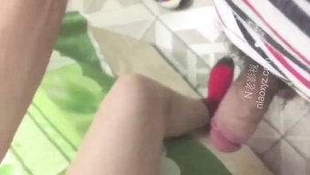 中国老女人给男人的阴...