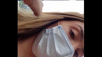 看一个性感的拉丁美女...