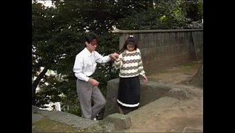 18岁以上的亚洲女孩...