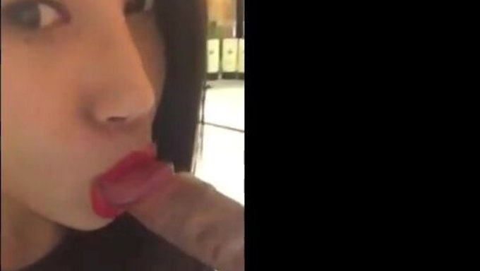 高清视频中展示的中国情色助手的口交技巧