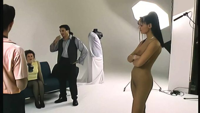 欧洲宝贝,拥有大自然的胸部,在第一次试镜中被操