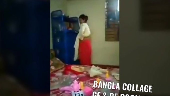 孟加拉大学女孩被猛烈地操并吞下精液