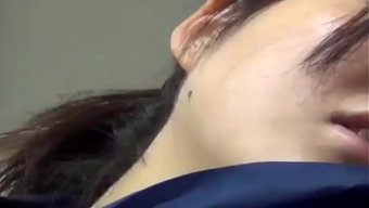 日本小可爱每天用手指...