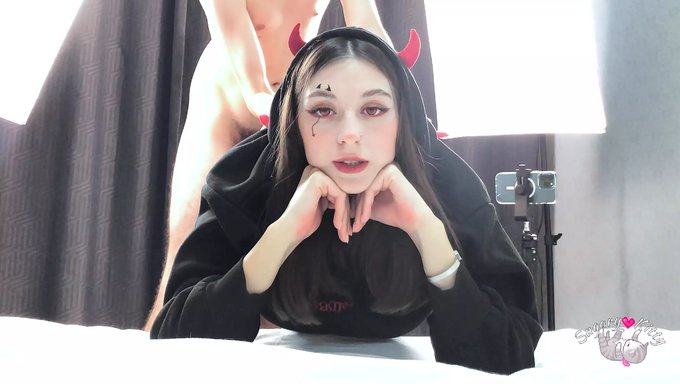 业余少女口交并在牛仔姿势中被内射