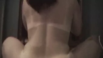 成熟的妈妈在业余家庭...
