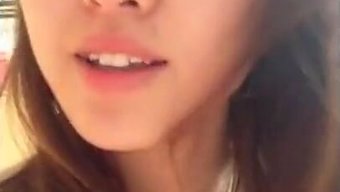 亚洲美女在摄像机前口交