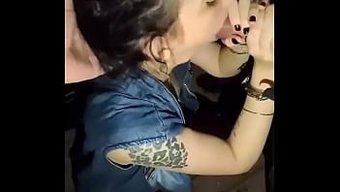 狂野的妻子瓦伦蒂娜与...