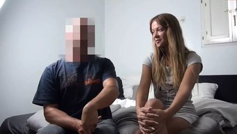 金发美女第一次和陌生...
