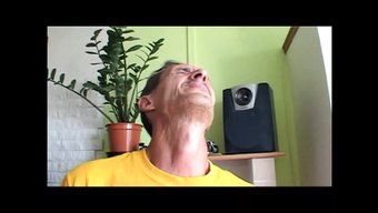 欧洲宝贝被狠狠地操了嘴巴