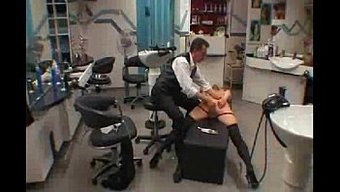 Bdsm视频中的乳头...