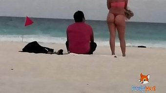 妻子的隐藏摄像头视频...