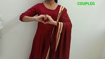 业余印度女人在自制视...