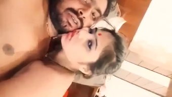 少女妻子和她的印度丈...