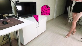 下班后办公室秘书的奖...