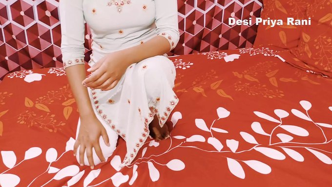 Apni Chachi Ki Beti Ko Choda的第二部分,与小胸部的宝贝进行激烈的性爱
