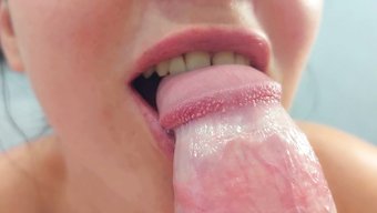 激烈的俄罗斯妻子用近...