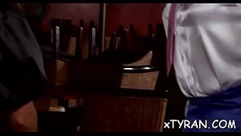 Bdsm奴隶吉娜被她...