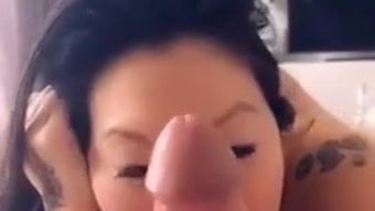 大鸡巴白人爸爸和一个...