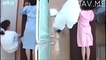 可爱的日本妻子的按摩...